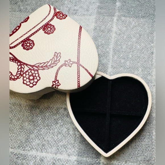 Authentic Pandora Heart Shaped Pink Leather Jewelry Box - Picture 10 of 11